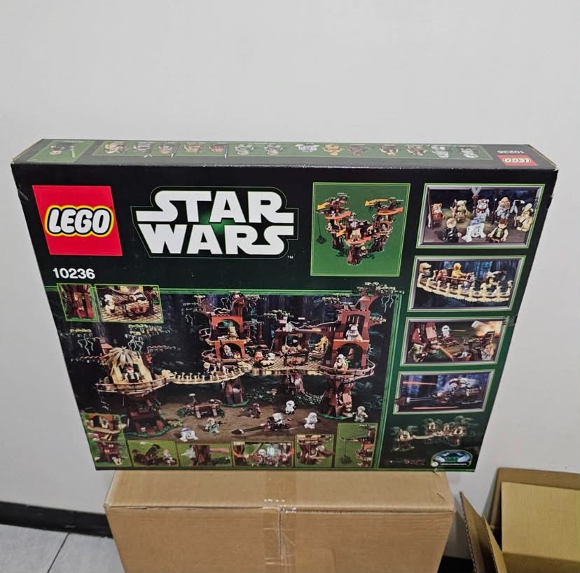 LEGO 10236 Star Wars Ewok Village Sealed - Image 2