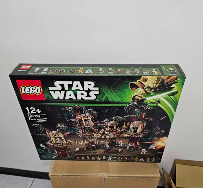 LEGO 10236 Star Wars Ewok Village Sealed - Image 3